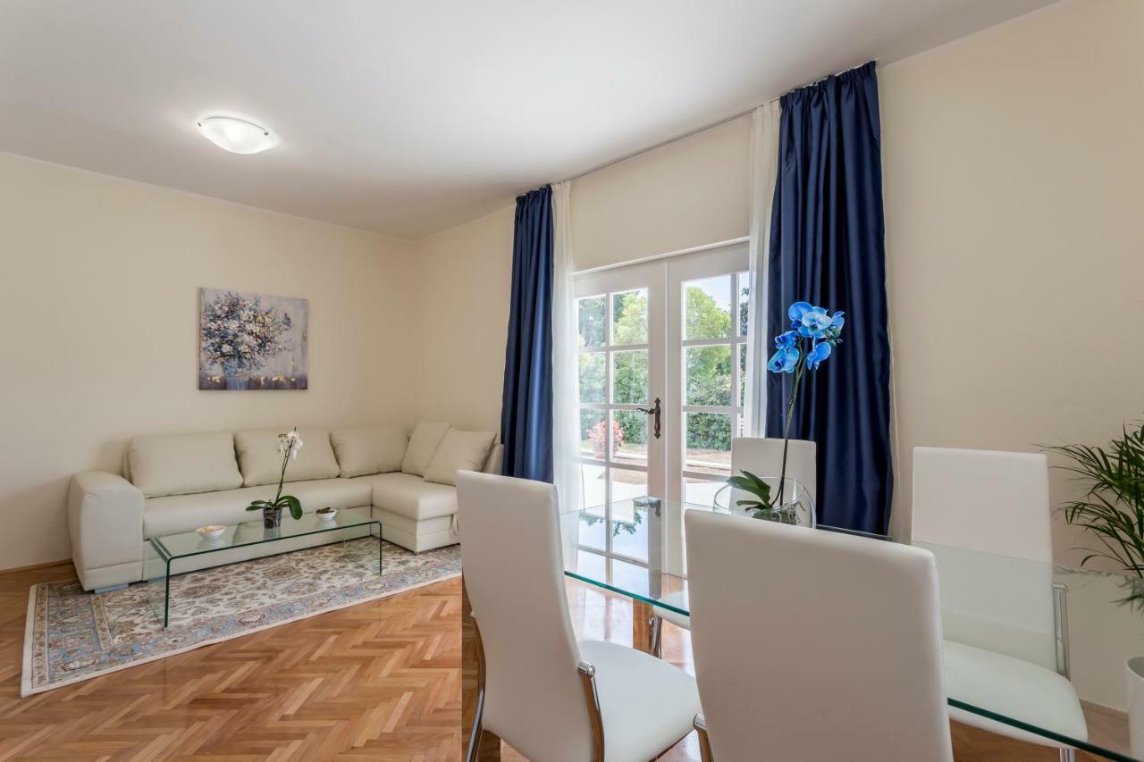 Mise Luxury Apartments Каштела Екстер'єр фото