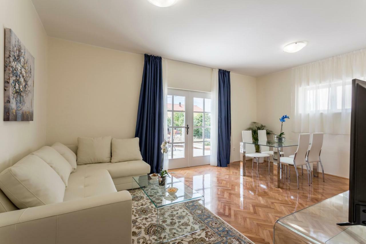 Mise Luxury Apartments Каштела Екстер'єр фото