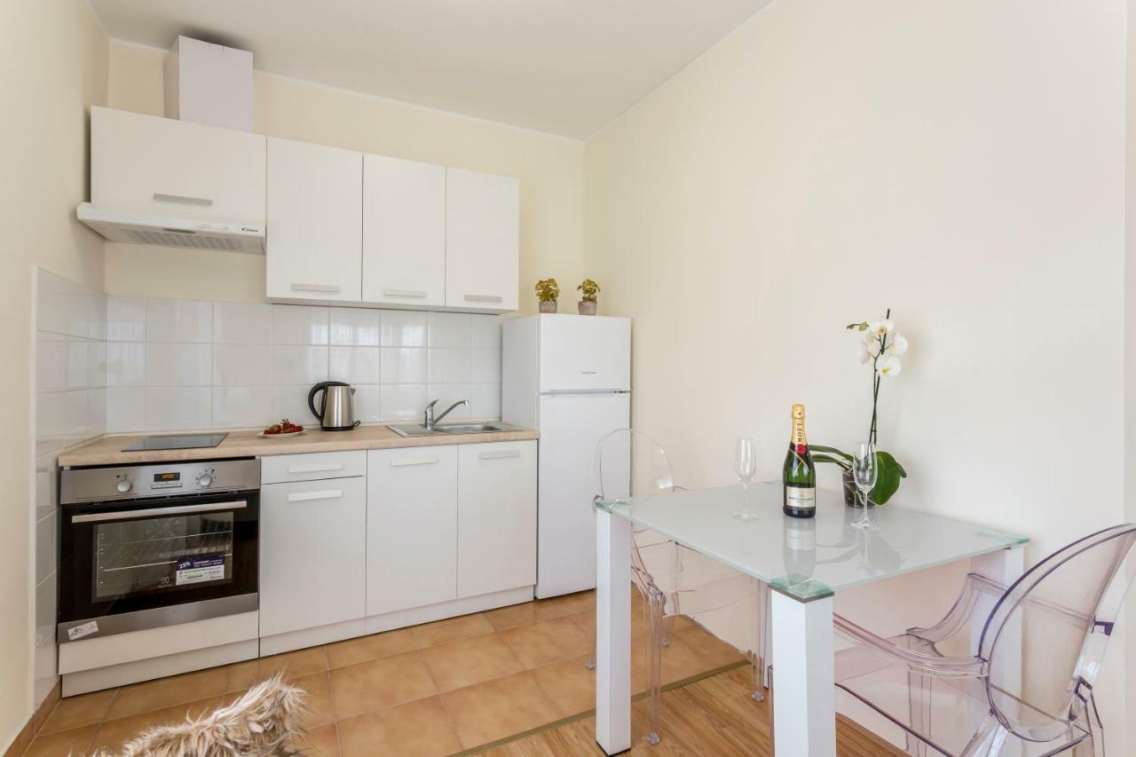 Mise Luxury Apartments Каштела Екстер'єр фото