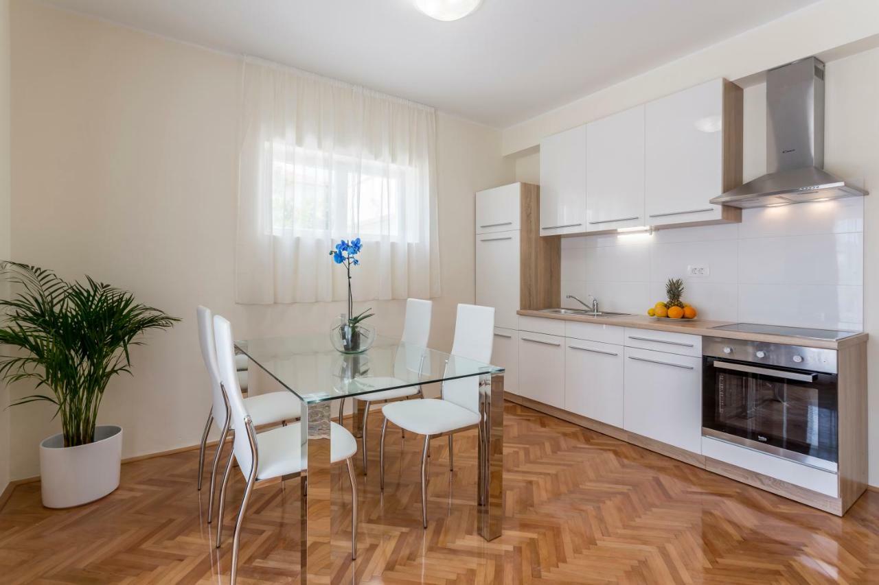 Mise Luxury Apartments Каштела Екстер'єр фото