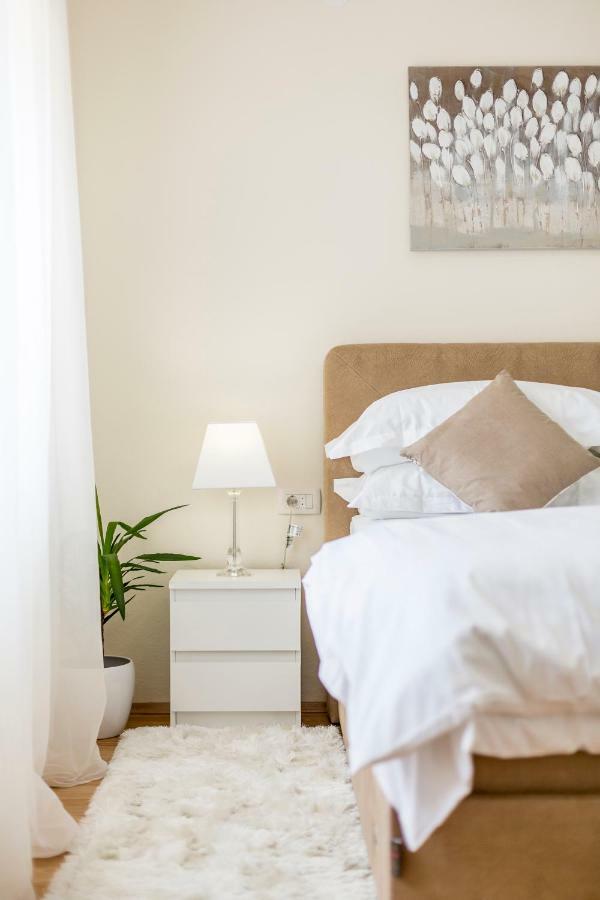 Mise Luxury Apartments Каштела Екстер'єр фото