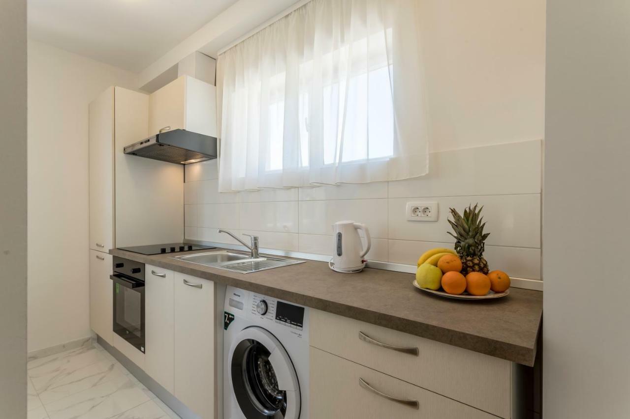 Mise Luxury Apartments Каштела Екстер'єр фото