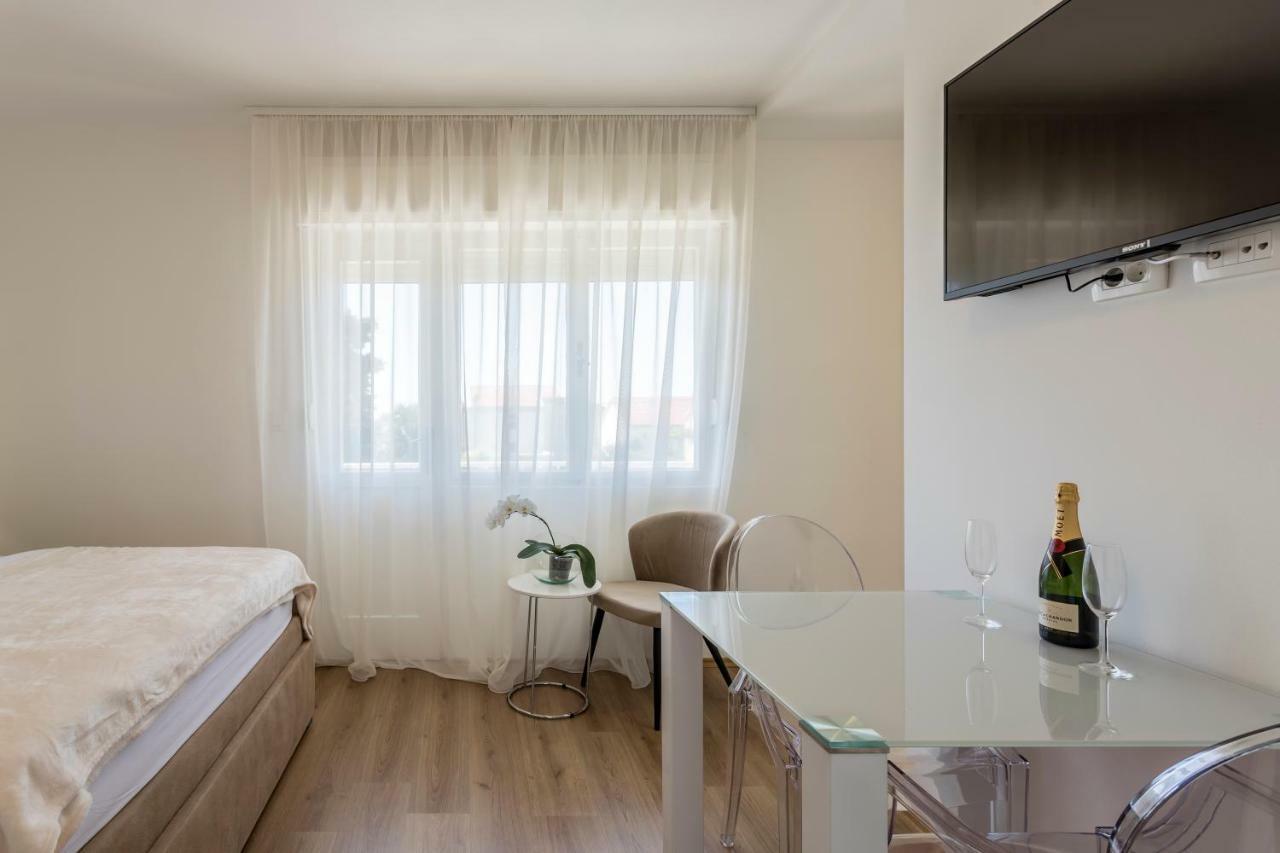 Mise Luxury Apartments Каштела Екстер'єр фото