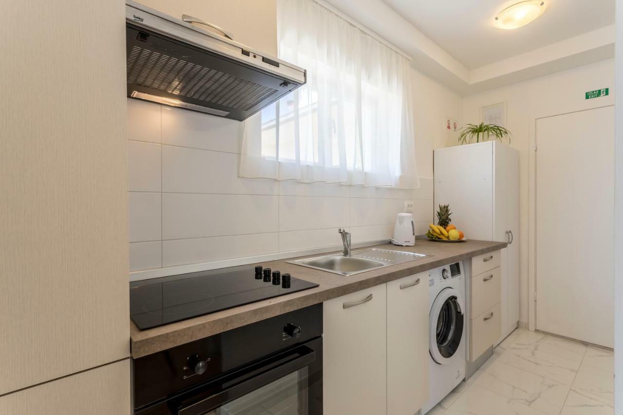 Mise Luxury Apartments Каштела Екстер'єр фото