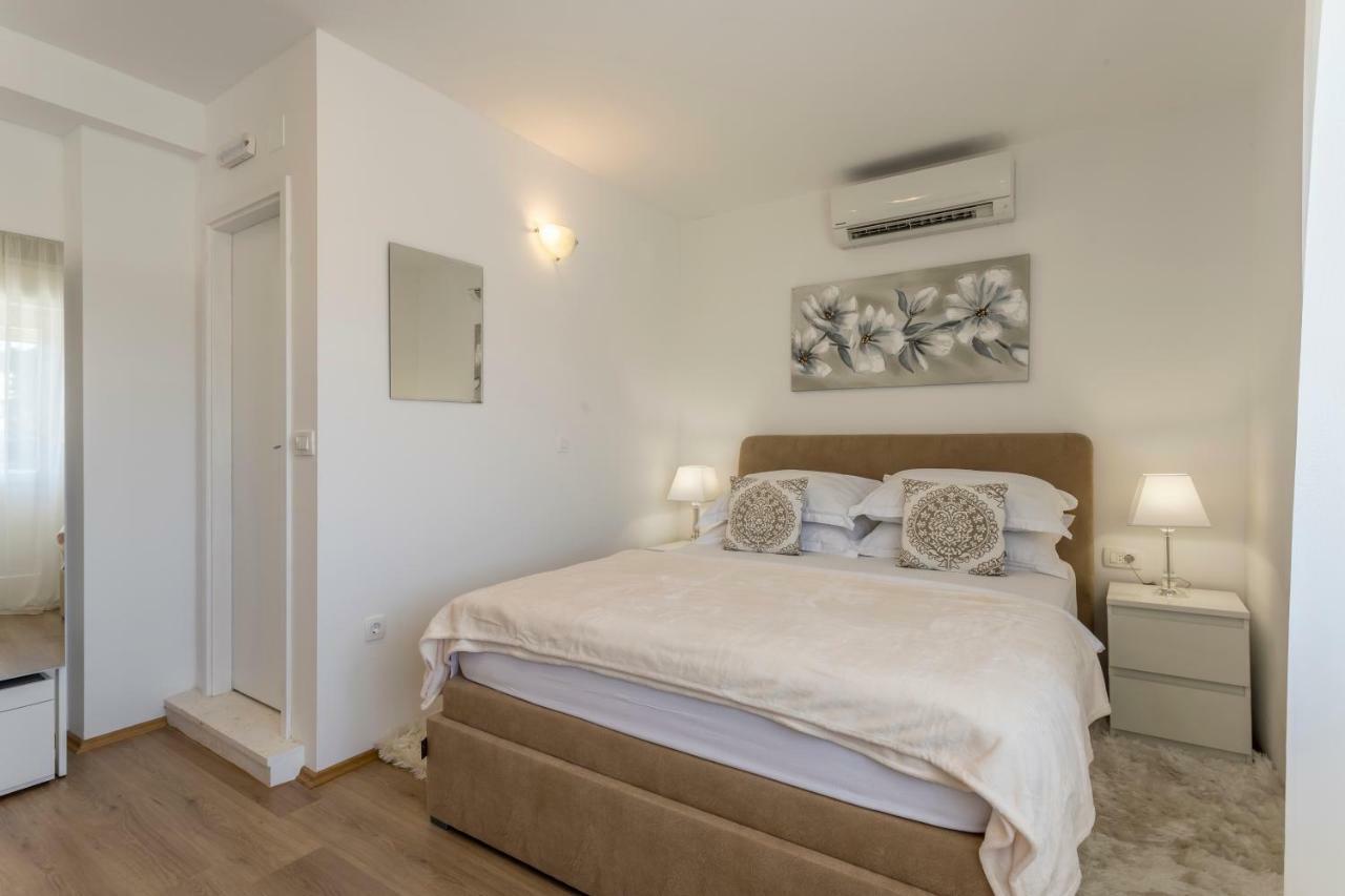 Mise Luxury Apartments Каштела Екстер'єр фото