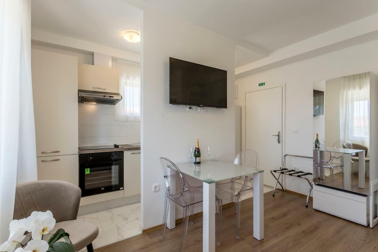 Mise Luxury Apartments Каштела Екстер'єр фото
