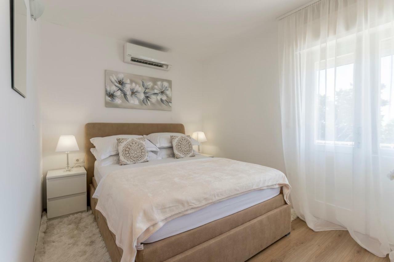 Mise Luxury Apartments Каштела Екстер'єр фото